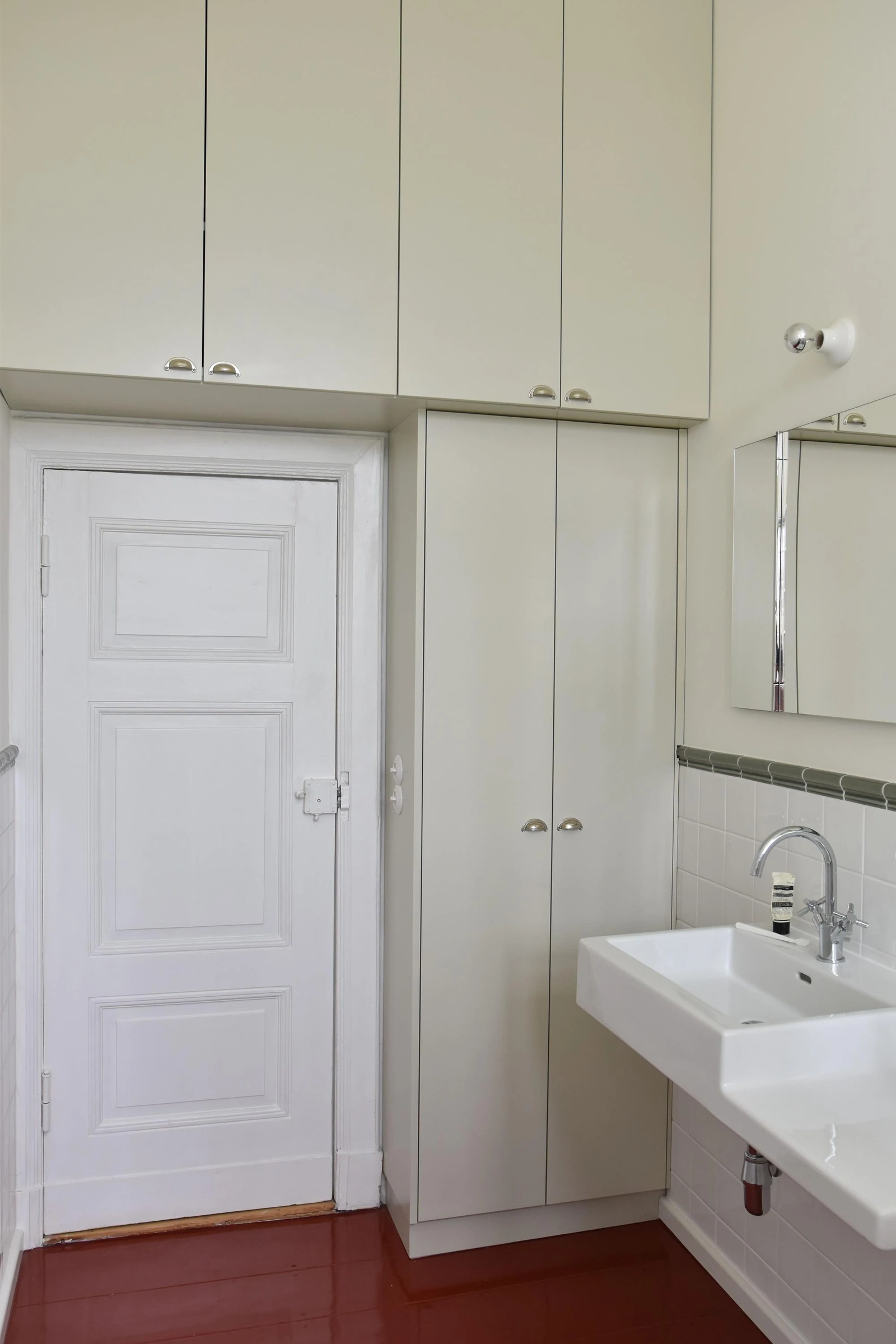 Charlottenburg bathroom doorway