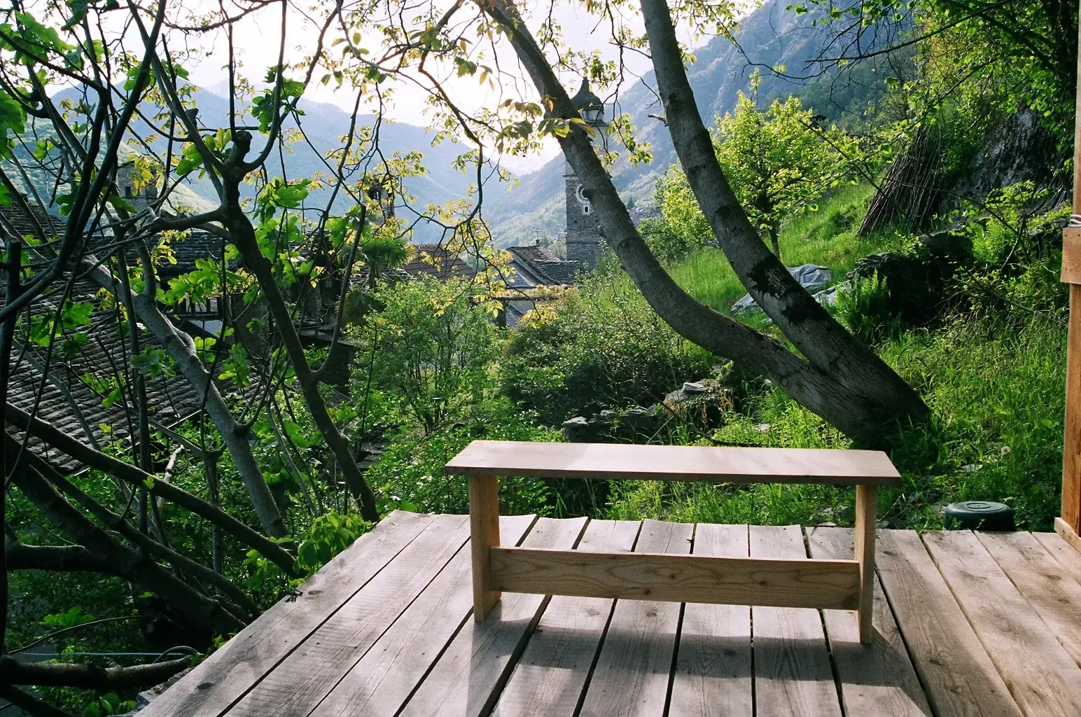 Tender Observer bench on a balcony